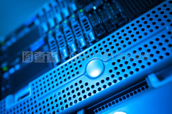 網(wǎng)絡(luò)服務(wù)器與云計(jì)算裝備 技術(shù)賦能與融合服務(wù)新篇章